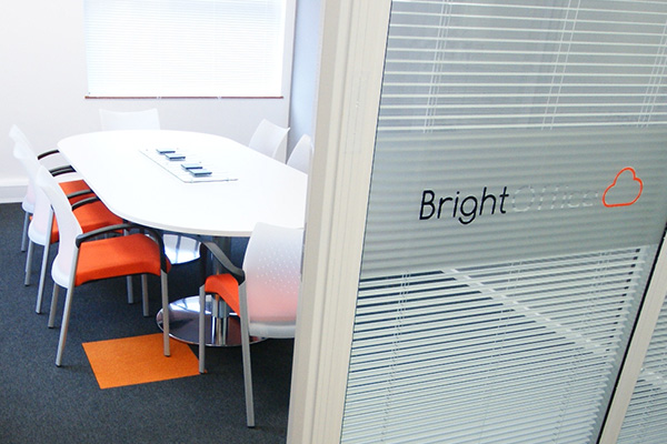 bright_office